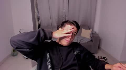 Snapshot of sweetlian_04 chatting on 02.21.25 Lian online show from 02.21.25