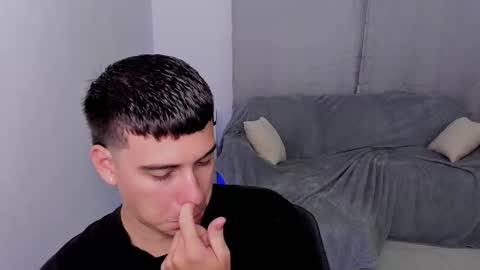 Snapshot of sweetlian_04 chatting on 03.07.25 Lian online show from 03.07.25