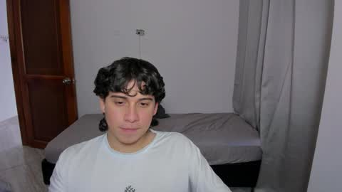 Snapshot of sweetlian_04 chatting on 10.07.25 Lian online show from 10.07.25