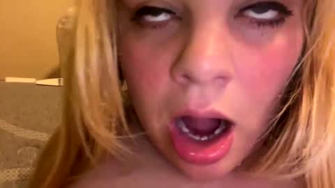 Lisa  online show from 03.05.25