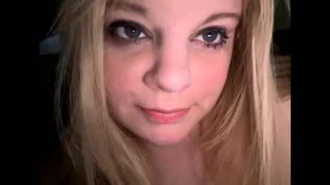 Snapshot of sweetlisa92 chatting on 05.16.26 Lisa online show from 05.16.26