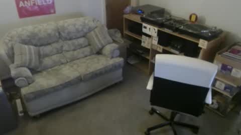 Snapshot of sweetlouise69 chatting on 12.31.24 sweetlouise69 online show from 12.31.24