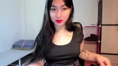 Snapshot of sweetlovepinay04 chatting on 12.05.24 Zoe online show from 12.05.24