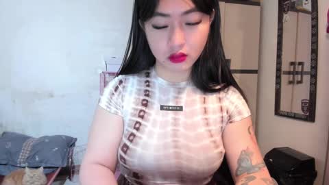 Snapshot of sweetlovepinay04 chatting on 01.21.25 Zoe online show from 01.21.25