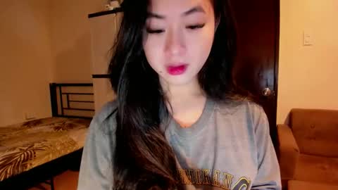 Snapshot of sweetlovepinay04 chatting on 10.08.25 Zoe online show from 10.08.25