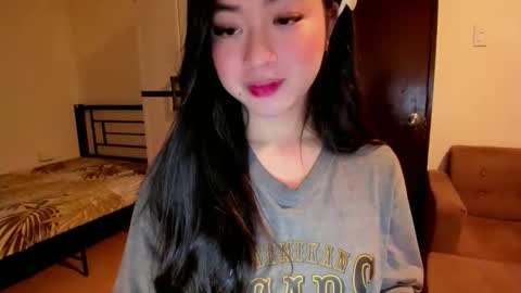 Snapshot of sweetlovepinay04 chatting on 10.15.25 Zoe online show from 10.15.25