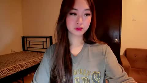 Snapshot of sweetlovepinay04 chatting on 11.01.25 Zoe online show from 11.01.25