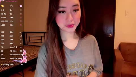 Snapshot of sweetlovepinay04 chatting on 11.13.25 Zoe online show from 11.13.25