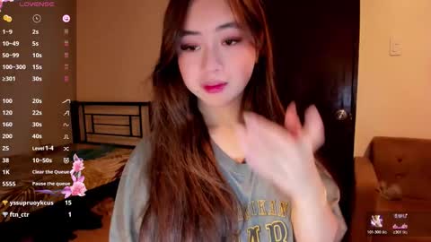 Snapshot of sweetlovepinay04 chatting on 11.26.25 Zoe online show from 11.26.25