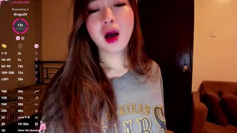 Snapshot of sweetlovepinay04 chatting on 11.28.25 Zoe online show from 11.28.25