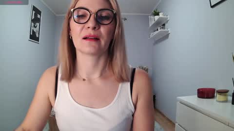 Snapshot of sweetmarthaaa chatting on 01.14.25 sweetmarthaaa online show from 01.14.25