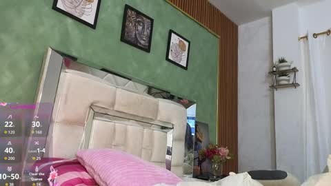 Mia  online show from 04.02.26