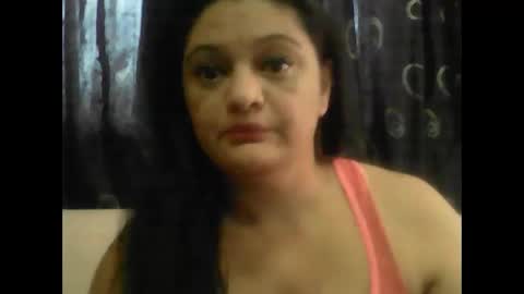 Snapshot of sweetness_angel chatting on 10.26.25 Trisha angel online show from 10.26.25