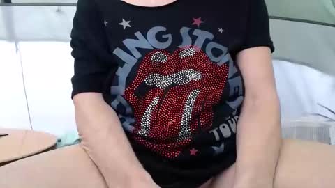 Snapshot of sweetnissapril chatting on 01.14.25 April online show from 01.14.25