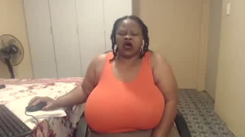 Snapshot of sweetnoziexxx chatting on 12.02.25 sweetnoziexxx online show from 12.02.25