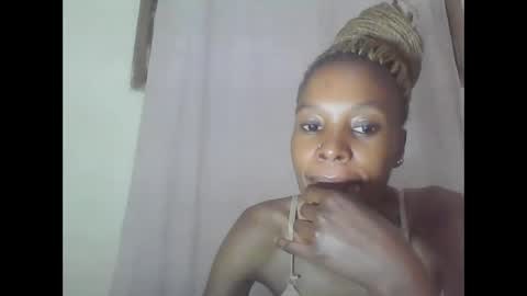 ESTHER online show from 02.11.25