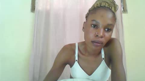 ESTHER online show from 02.11.25