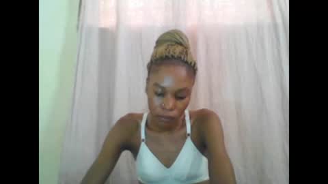 ESTHER online show from 02.15.25
