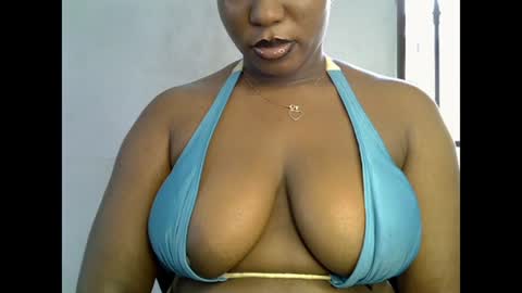 Snapshot of sweetpetitgirl chatting on 06.20.26 LILY BRANDY online show from 06.20.26
