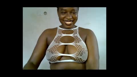 Snapshot of sweetpetitgirl chatting on 06.27.26 LILY BRANDY online show from 06.27.26