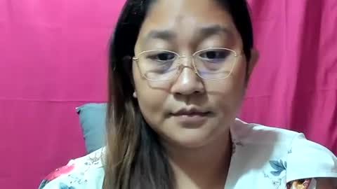 Snapshot of sweetpilipina88 chatting on 12.19.24 MIA online show from 12.19.24