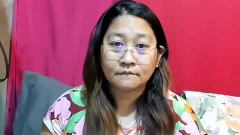 Snapshot of sweetpilipina88 chatting on 03.11.25 MIA online show from 03.11.25