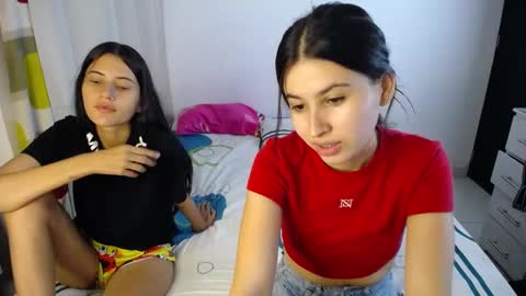 Snapshot of sweetpink1_ chatting on 09.19.25 Caro Lily online show from 09.19.25