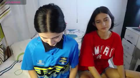 Snapshot of sweetpink1_ chatting on 09.27.25 Caro Lily online show from 09.27.25