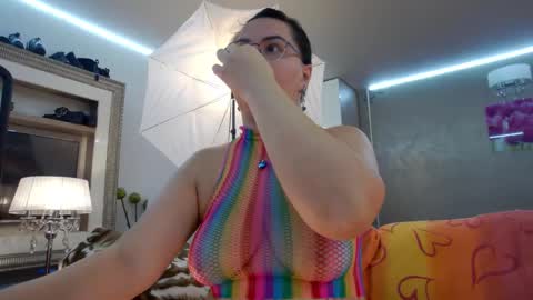 SweetRaisa online show from 10.14.25