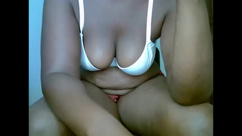 Snapshot of sweetrenne chatting on 03.11.25 sweetrenne online show from 03.11.25