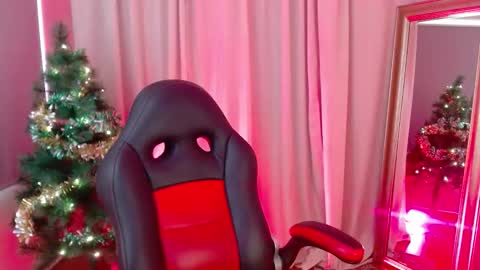 Snapshot of sweetrubiblues chatting on 12.14.25 Rubi online show from 12.14.25