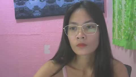 Mia online show from 11.13.25