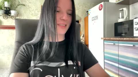 Snapshot of sweetshy99 chatting on 04.11.26 Sweet Shy online show from 04.11.26