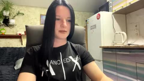 Snapshot of sweetshy99 chatting on 04.16.26 Sweet Shy online show from 04.16.26