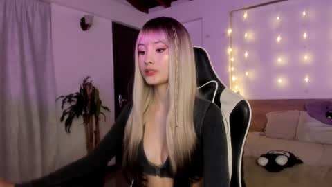 Snapshot of sweett_catt1 chatting on 02.20.25 Cat independent model online show from 02.20.25