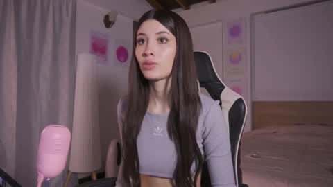 Snapshot of sweett_catt1 chatting on 11.03.25 Cat independent model online show from 11.03.25