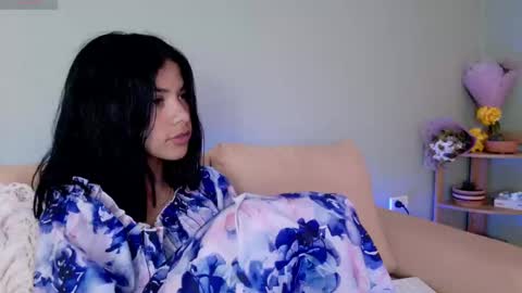    online show from 03.10.25