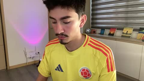 Snapshot of sweettaaron chatting on 11.25.25 Andy online show from 11.25.25