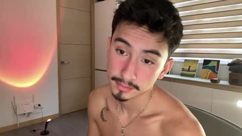 Snapshot of sweettaaron chatting on 11.26.25 Andy online show from 11.26.25