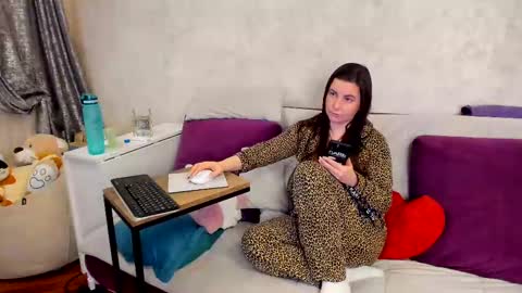 Snapshot of sweetteets24 chatting on 02.21.25 fansly SweetSofia24 online show from 02.21.25