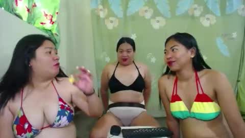 mia and luna online show from 04.10.26