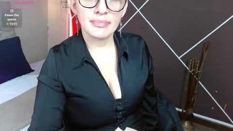 Scarlet online show from 10.17.25