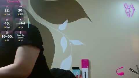 Scarlet online show from 11.18.25