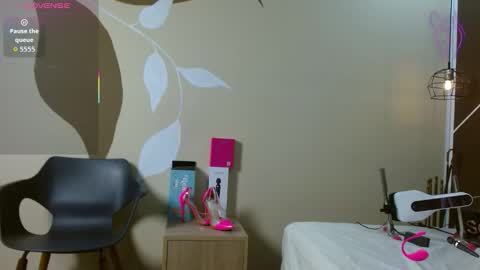 Scarlet online show from 11.20.25