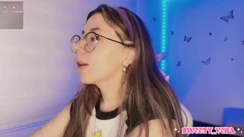 Veronica Independent Model online show from 10.14.25