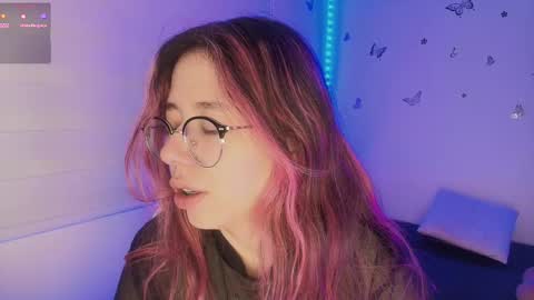 Veronica Independent Model online show from 11.15.25