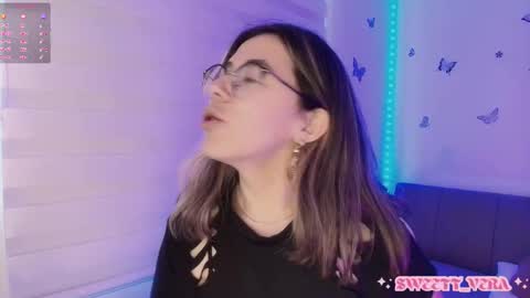 Veronica Independent Model online show from 12.16.25