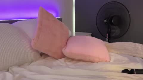 Sweet UK Cassie online show from 12.19.25