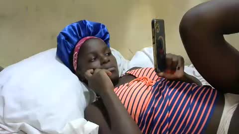 Snapshot of sweetvallerie chatting on 02.13.25 sweetvallerie online show from 02.13.25