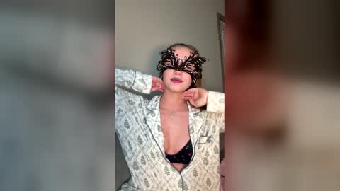 sweetvixen18 online show from 01.06.26